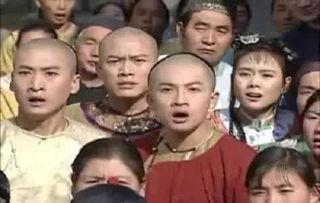 群众围观一下吃瓜视频,揭秘网络热传视频背后的故事