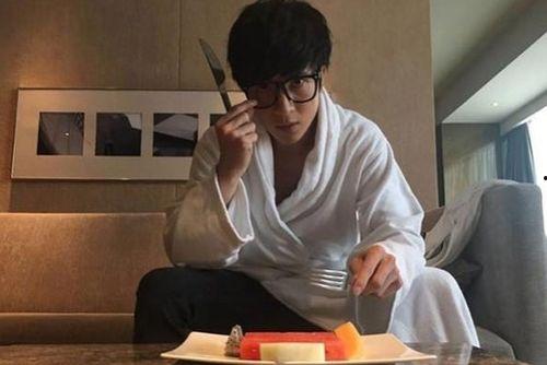 薛之谦吃瓜搬砖视频,揭秘娱乐圈幕后风云