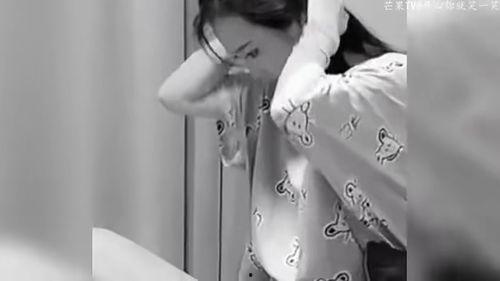 女友在吃瓜搞笑视频图片