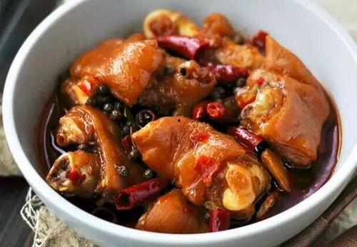 刘大瓜吃麻辣猪蹄视频,辣味十足，网友直呼过瘾！