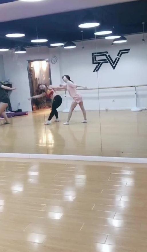 双人跳舞吃瓜视频在线观看,双人跳舞吃瓜视频在线观看盛宴